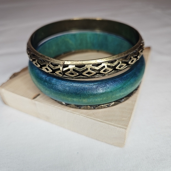 Wood And Brass Bangle Set Teal 7.5 Inches NWOT - Picture 1 of 15